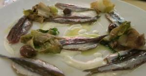 Alici Meravigliate, alici in marinatura speciale, scarola, burratina e olive taggiasche